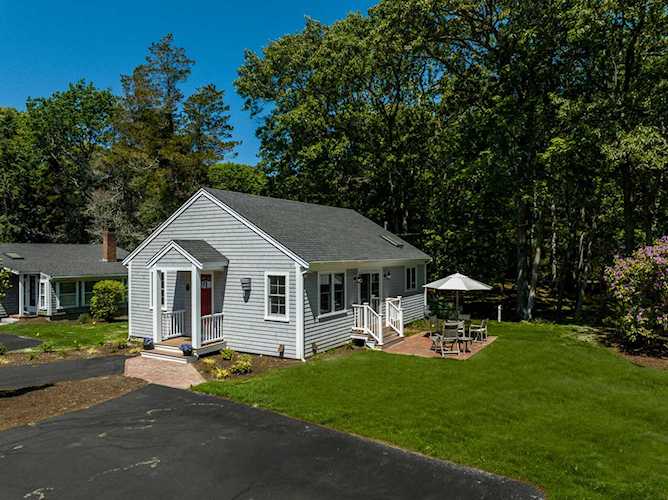 16 Second Avenue Osterville, MA 02655 | MLS 22301024 Photo 1