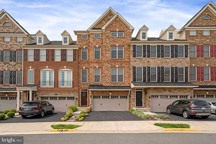 25033 Cambridge Hill Terrace Chantilly, VA 20152 | MLS VALO2049352 Photo 1
