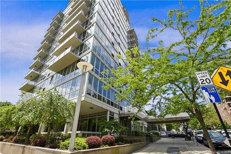 640 W 237 St #7B Bronx, NY 10463