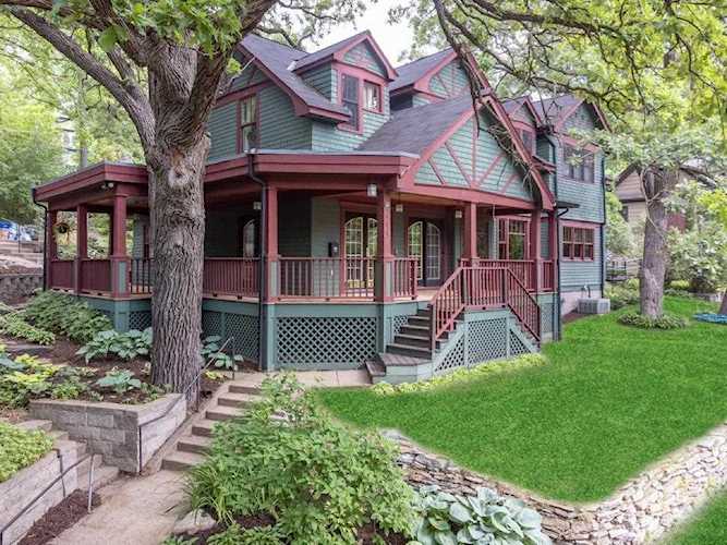 2243 Hillside Avenue Saint Paul, MN 55108