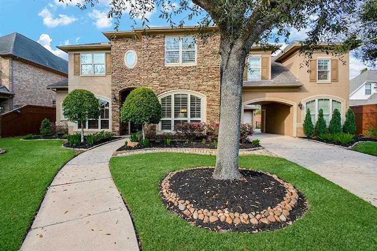 23 Waters Lake Blvd Missouri City, TX 77459