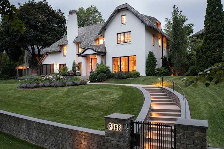 2388 W Lake of The Isles Parkway Minneapolis, MN 55405