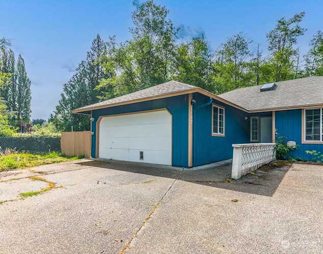 1157 NE Regal Ct Bremerton, WA 98311