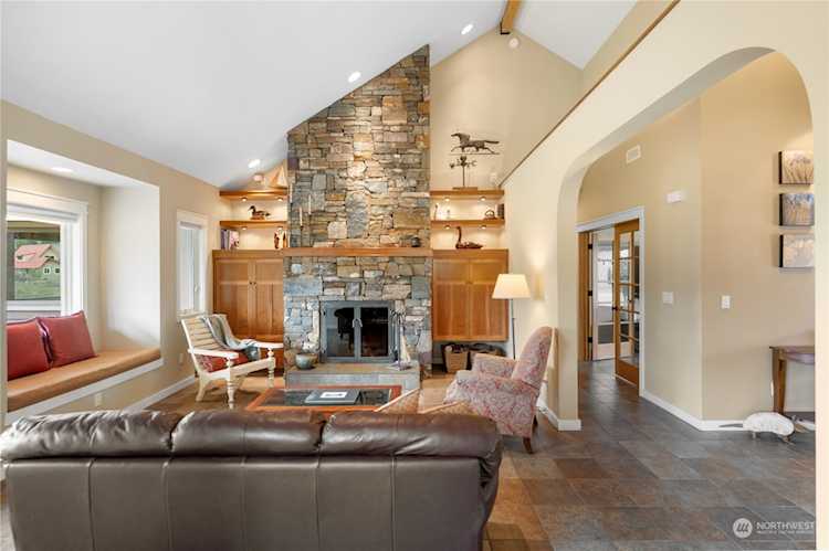 5 Wolfden Rd Winthrop, WA 98862