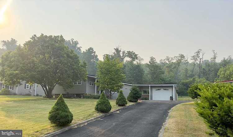 1006 Us Highway 522 N Lewistown, PA 17044 | home for sale | KBB Photo 1