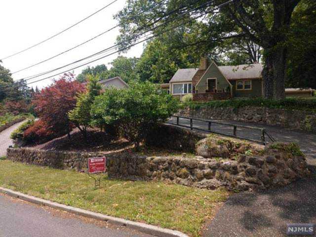 142 Highview Avenue Hawthorne, NJ 07506