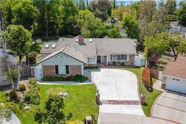 19532 Winifred St, Tarzana, CA 91356 | RubyHome Photo 1