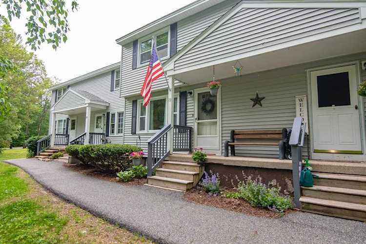 19 Holly Ln Londonderry, NH 03053 | MLS 4958294 Photo 1