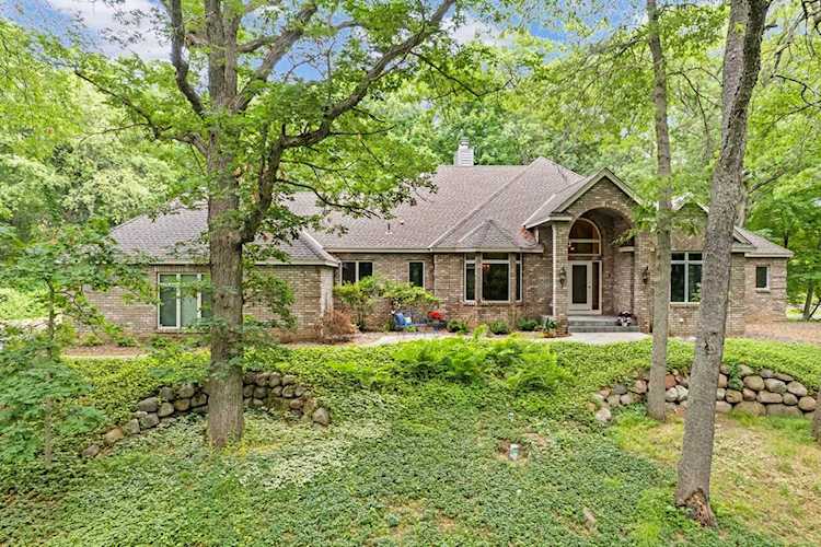 352 Quail Road Dellwood, MN 55110
