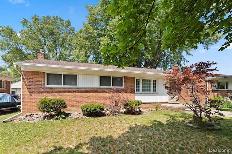 18245 Lexington Redford Twp, MI 48240 | MLS 20230049603 Photo 1