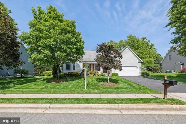 633 Elliot Dr For Sale in Purcellville Photo 1