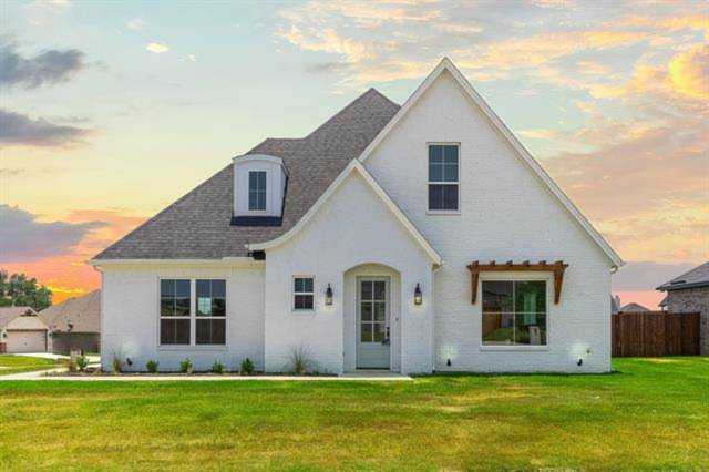 4017 Gallivant Drive Granbury, TX 76049