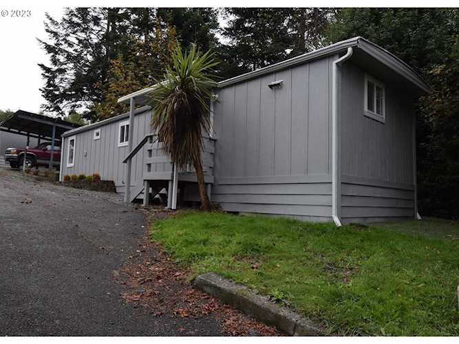 1938 Maryland AVE #25 Myrtle Point, OR 97458