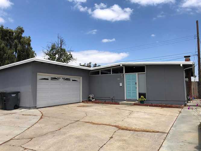 744 W Chase Avenue El Cajon, CA 92020