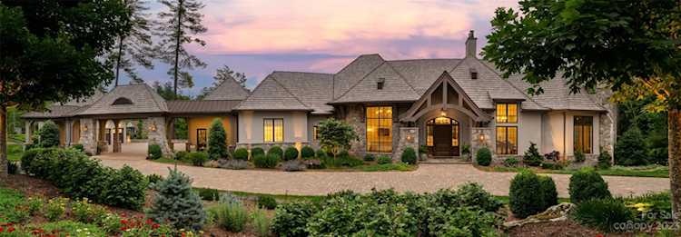 12 Landsdowne Ct Asheville, NC 28803
