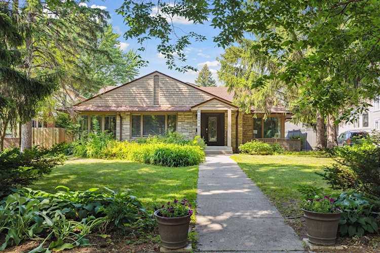 1389 Summit Avenue Saint Paul, MN 55105