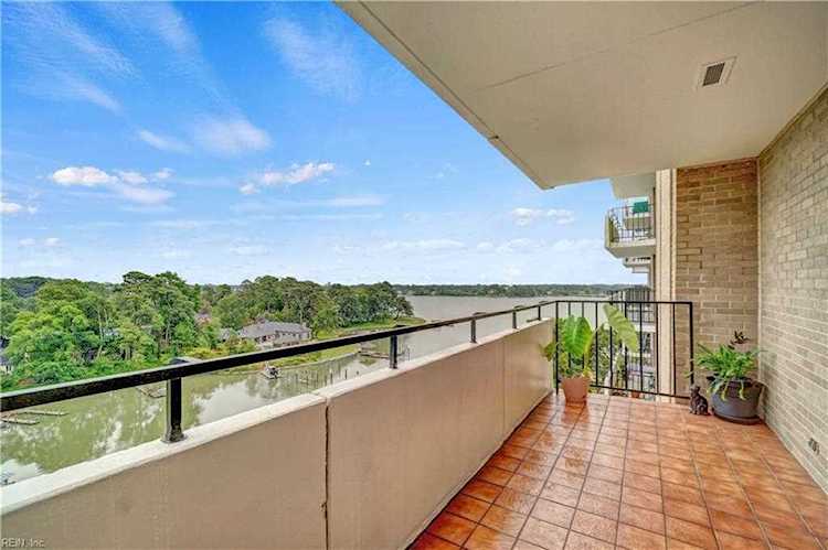 7320 Glenroie Ave #9L Norfolk, VA 23505 home for sale, MLS#10492020 - Crescas Real Estate Photo 1