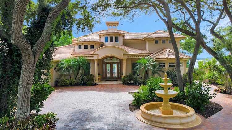 416 81st St W Bradenton, FL 34209
