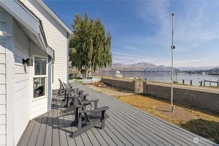 117 Water St Chelan, WA 98816