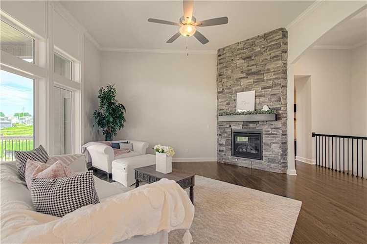 1050 Fir Ln Liberty, MO 64068 | MLS 2423937 Photo 1