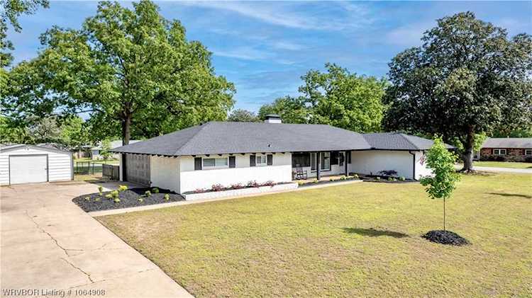 324 Kay Ave Sallisaw, OK 74955