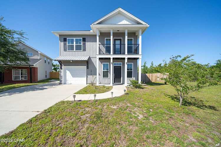 2415 Quiet Oaks Dr Panama City, FL 32405