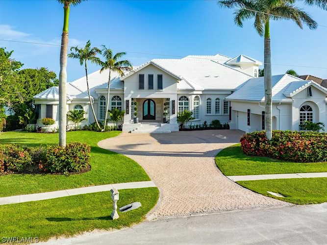 1599 Barfield Ct Marco Island, FL 34145