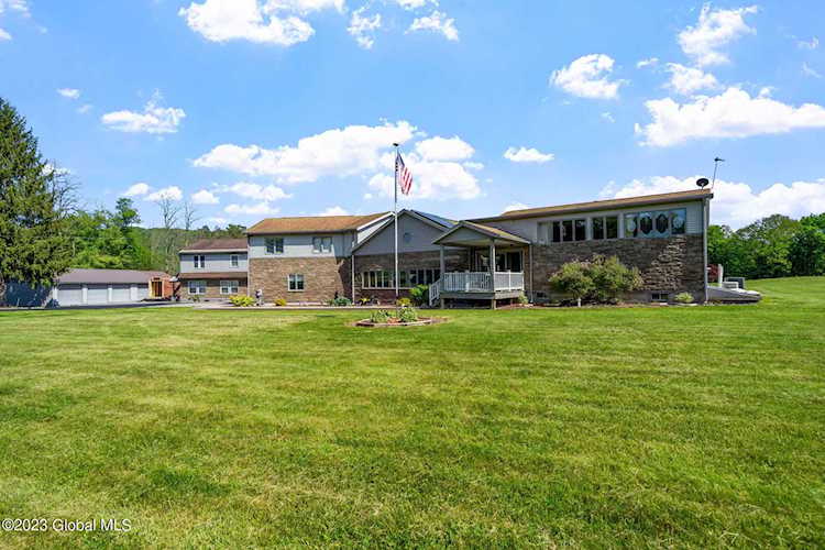 602 Turnpike Rd Buskirk, NY 12028