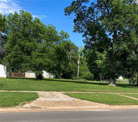 716 Commercial St Other, KS 67356 | MLS 2419732 Photo 1