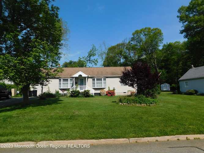 4 Highland Ave Matawan, NJ 07747 | MLS 22312795 Photo 1