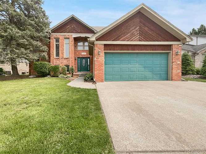 39722 Brylor, Clinton Township, MI 48038 in Andrews River Estates|Macomb MLS# 60222397 Photo 1