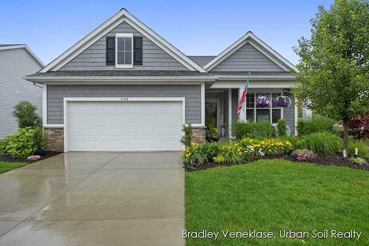 5142 Vistula Ct SW Wyoming, MI 49418 | MLS 23003599 Photo 1