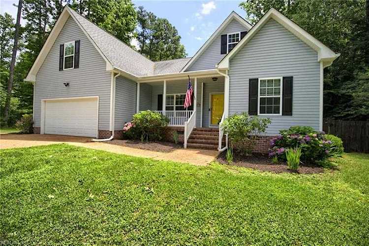 8371 Patrick Henry Way Gloucester, VA 23061 | MLS 10487371 Photo 1