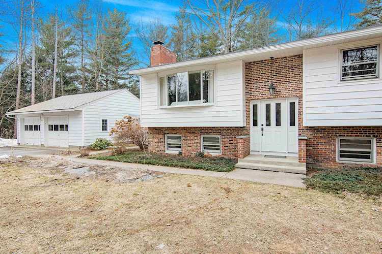 38 Shady Ln Williston, VT 04595 | MLS 4947813 Photo 1
