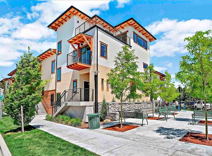 3574 N Adams Street Garden City, ID 83714