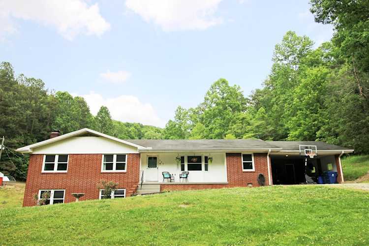 394 Stewart Rd, Somerset KY 42501 | MLS 23009753 | $230,200 Photo 1