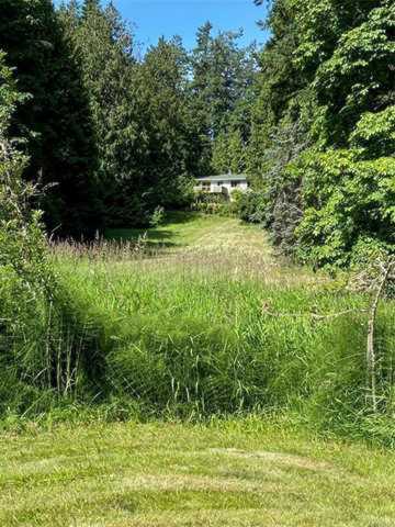 6011 Old East Rd Saanich, BC V8Y 1V7