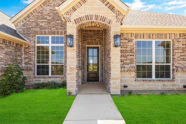 2037 Jeremy Street Tolar, TX 76476