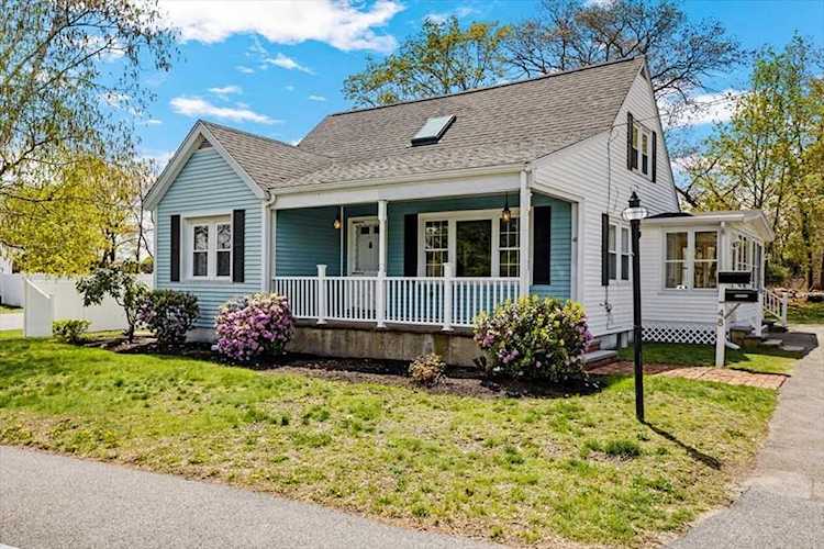 48 King Hill Rd in Braintree, MA - Century 21 New England Photo 1