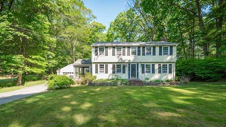 4 Kennedy Rd Hamilton, MA 01982 | MLS 73121695 Photo 1