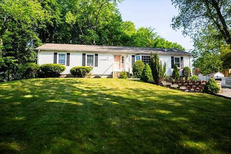2 Cardinal Rd Danvers, MA 01923 | MLS 73119863 Photo 1
