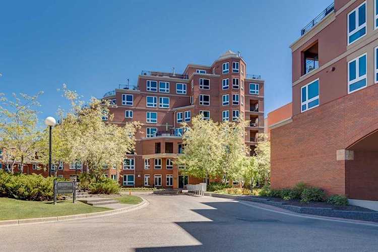400 Eau Claire Ave SW #8802 Calgary, AB T2P 4X2