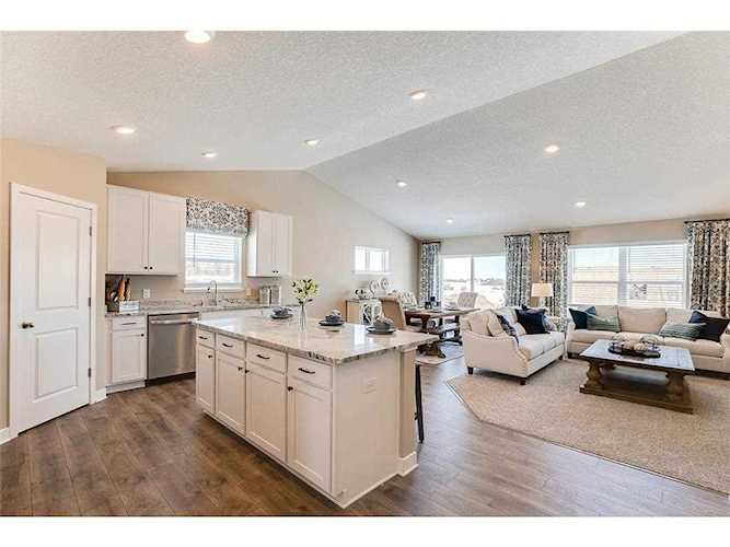 8275 Shire Trail Woodbury, MN 55129