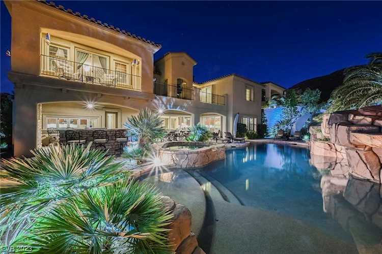 7 Eagle Knoll Ct Las Vegas, NV 89141