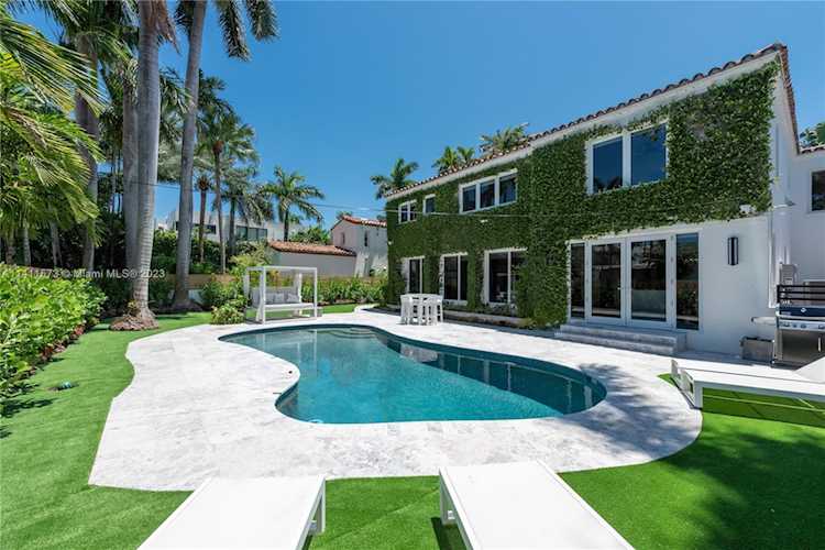 5715 N Bay Rd Miami Beach, FL 33140