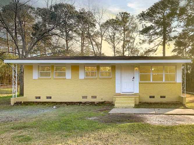 202 Pearce Street Dothan, AL 36301