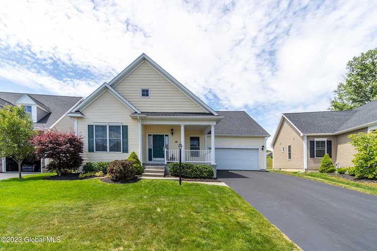 99 Waverly Circle Colonie, NY 12189