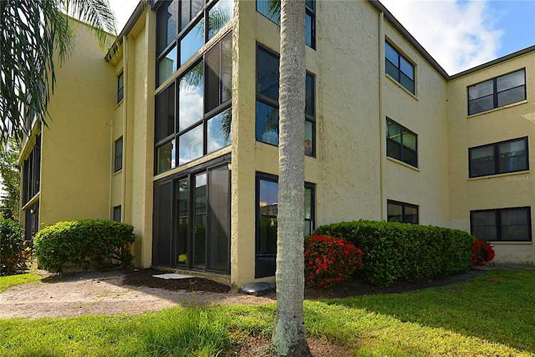 14130 Rosemary Ln 4110 Largo, FL 33774 MLS U8203559