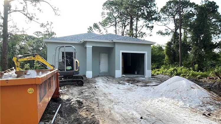 1206 SW 10th Ave Vero Beach, FL 32962 | MLS 265509 Photo 1