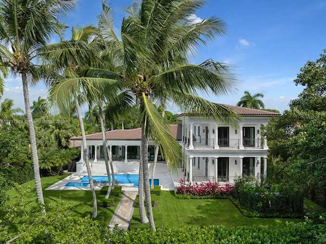 361 Los Pinos Pl Coral Gables, FL 33143